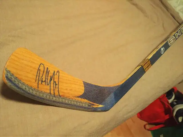 Leafs Game Used Hockey Stick Phaneuf  or NFL Football Signed in Arts & Collectibles in City of Toronto - Image 9