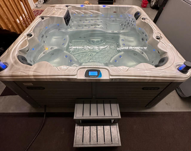AquaSpring hot tubs for sale in Hot Tubs & Pools in Calgary - Image 2