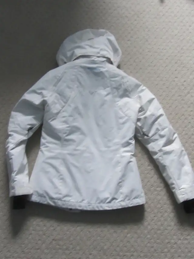 Gently Used Women's Columbia Winter Jackets - XS or Small in Women's - Tops & Outerwear in Kitchener / Waterloo - Image 4