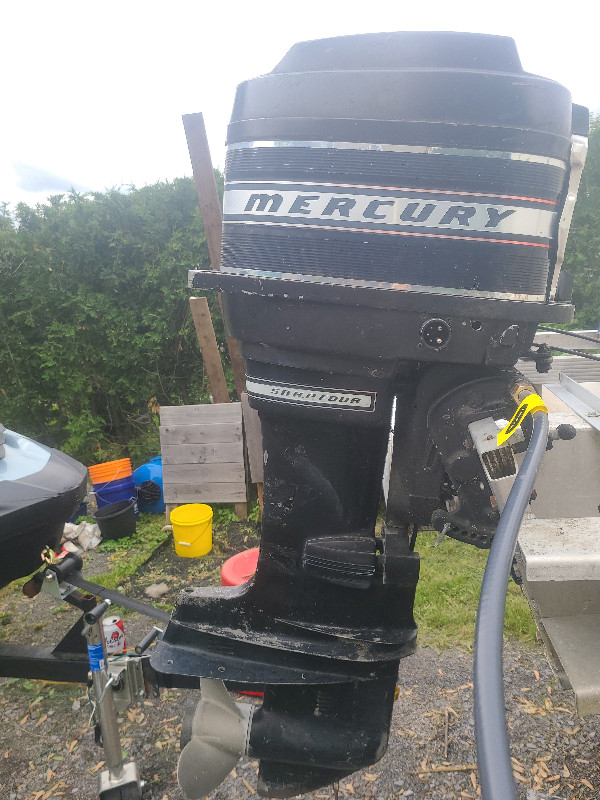 Playbouy pontoon boat 16ft platform 20 ft toons Powerboats