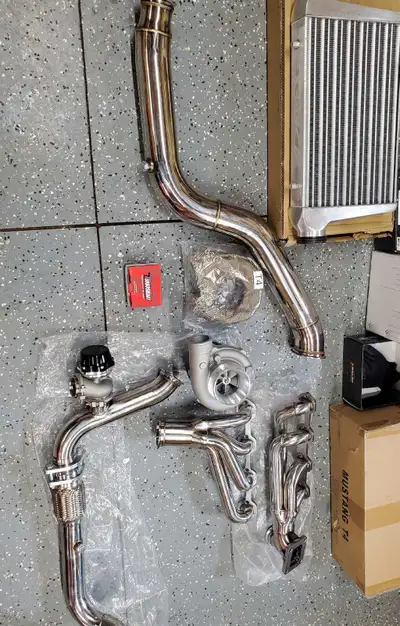 Hotside turbo kit for 302/351 sbf Comes with turbosmart oil pressure regulator, T4 turbo blanket 0n3...