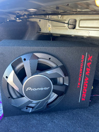 “12 pioneer subwoofer with built in amp 