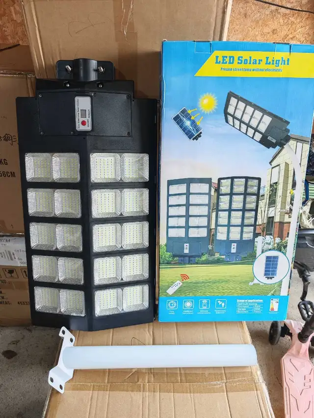 Solar Street Lights, 3000W Solar Security Flood Light in Outdoor Lighting in Mississauga / Peel Region - Image 2