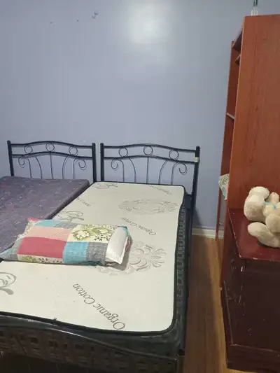 looking for up stairs room one girl with shearing Landry, kitchen, bathroom and no parking all uleti...