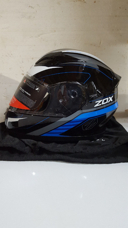 NEW-ZOX solid full face motorcycle helmut in Other in Brantford