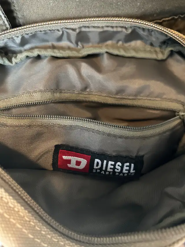 Diesel* canvas crossbody bag in Women's - Bags & Wallets in Barrie - Image 4