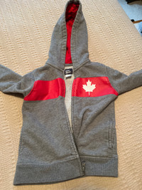 Canada hoodie size 3T