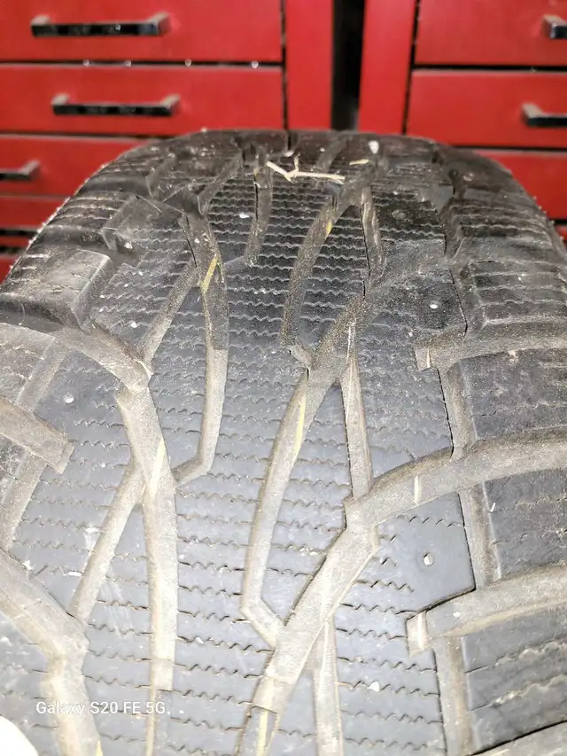 Uniroyal Tiger Paw Ice & Snow in Tires & Rims in Kingston - Image 3