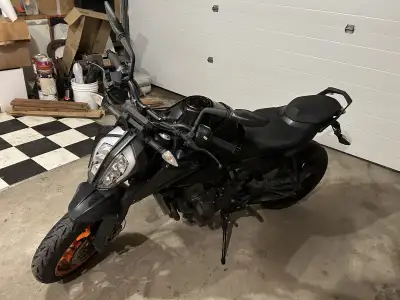 2020 790 Duke Never dropped, no damages. Always garage stored. Modifications Black fairings, have or...
