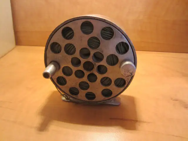 Antique Fishing Fly Rod & Reels in Fishing, Camping & Outdoors in Ottawa - Image 4