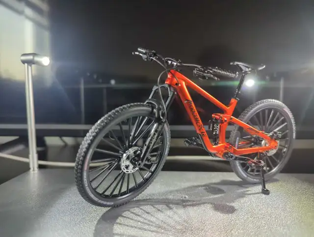 DIECAST bike 1:6 scale (toy) in Kids in London - Image 3