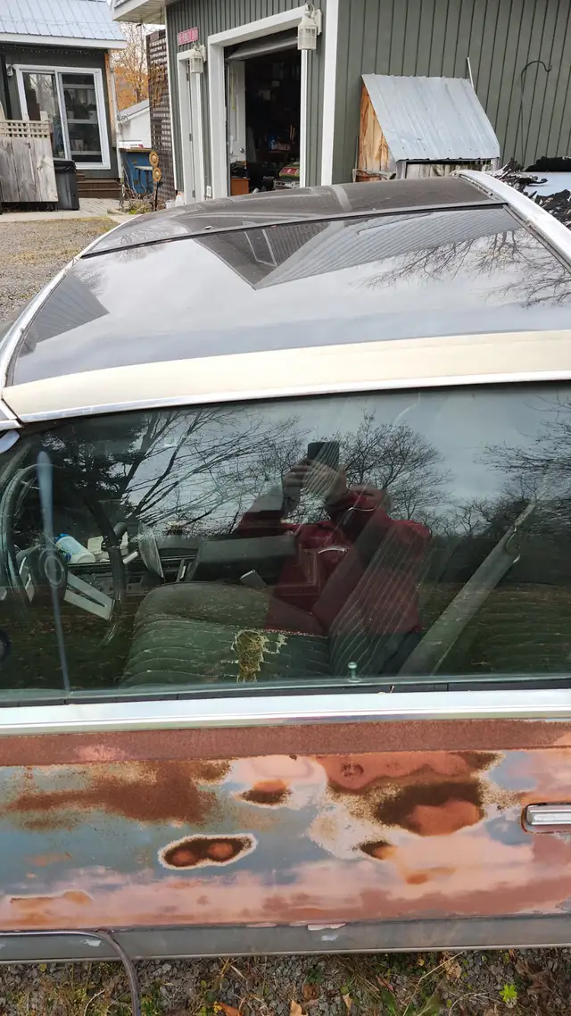 1979 Cutlass Calais parts car with T Bar roof in Classic Cars in Belleville - Image 5