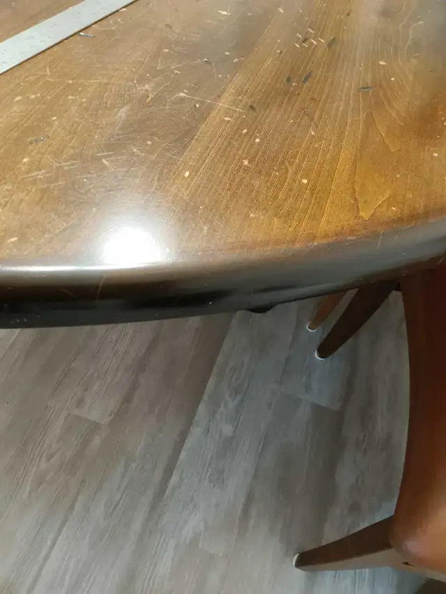 Round Walnut Dining Table with solid cast iron base in Dining Tables & Sets in Markham / York Region - Image 4