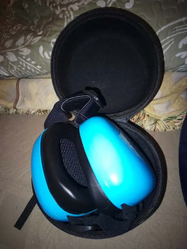 WoofWorks Dog Hearing Protection (Blue) in Accessories in St. Catharines - Image 5