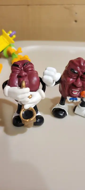California Raisins Mickey Mouse Minnie Pluto Ganz Bros. Wrinkle Puppies Disney Bully Duck Tales 1986...