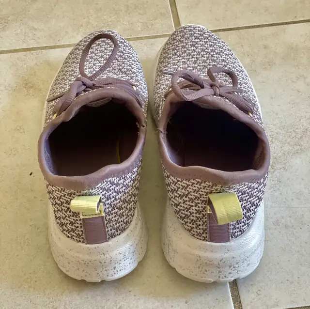 ADIDAS Women’s Lite Racer Reborn Running Shoe Size 7.5 in Women's - Shoes in Kitchener / Waterloo - Image 5