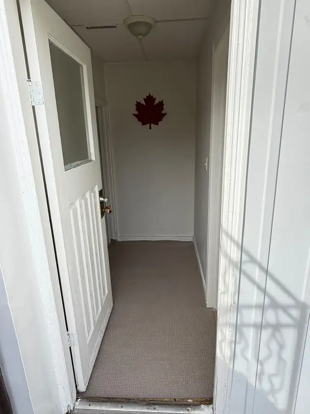 Room for rent for a female tenant.