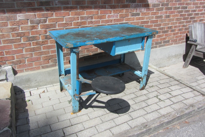 Établi en acier/ steel workbench Rangement pour outils et établis Ouest de l’Île Kijiji