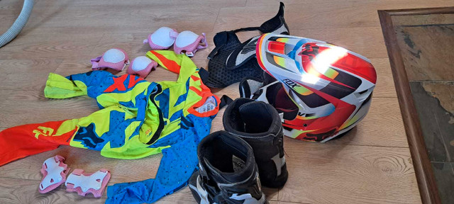FOX Racing   gear kit in Kids & Youth in Banff / Canmore - Image 3
