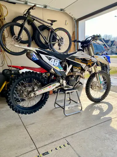 Husqvarna FC350 green plate ownership Currently set up for woods riding Stealthy flywheel Tusk rad f...