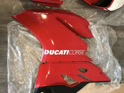 All New Panigale Factory Original Fairings body work Carbon Fiber Front Fender, windscreen Windshiel...
