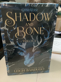 Shadow and Bone Trilogy Boxset - NEW