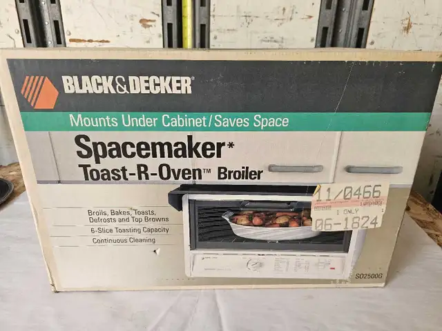 Black and Decker Four in Toasters & Toaster Ovens in Laval / North Shore - Image 2