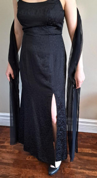 Fancy black slitted prom dress/ chic robe de bal noir