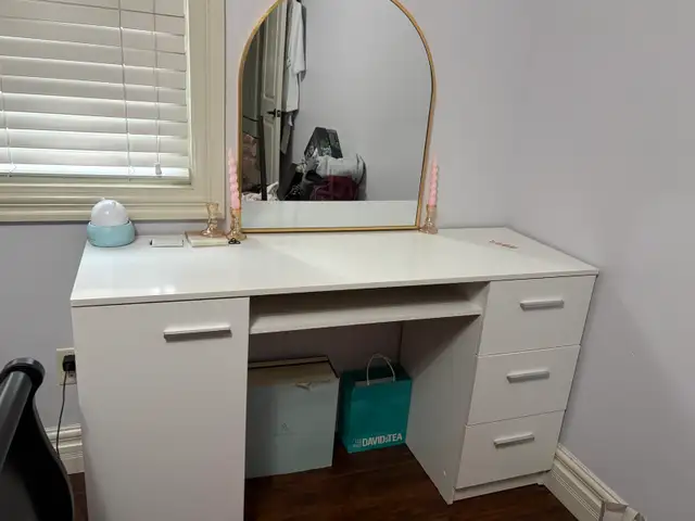 White Study/Makeup Vanity Desk533465126803886081
