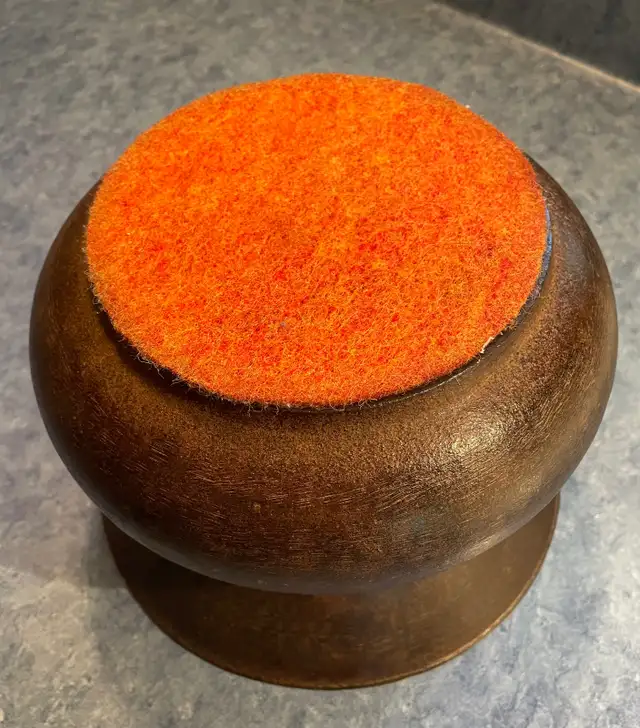 ANTIQUITÉ Crachoir en fonte du CN in Arts & Collectibles in Longueuil / South Shore - Image 5