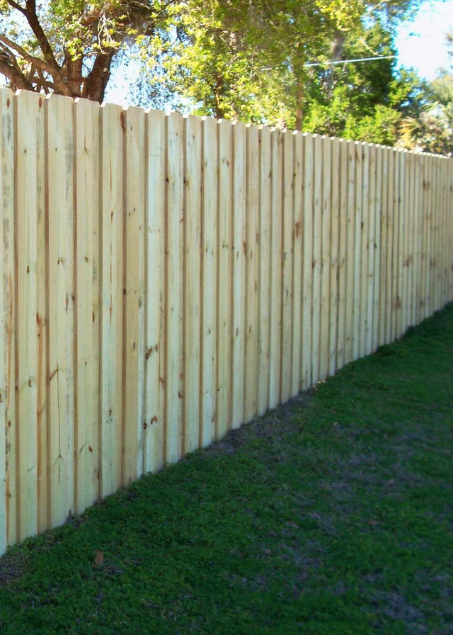 Réparation de clôture/Fence repairs dans Rampes, balustrades, terrasses et clôtures  à Ville de Montréal - Image 2