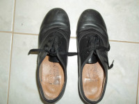 Kids stepdancing shoes size 13 (Angelo Luzio)