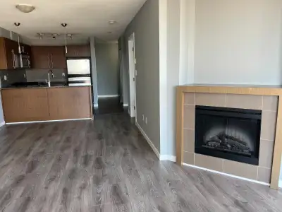 2 BED + 2 BATH | 840 SQ FT | 2 PARKING STALLS | BRENTWOOD $2,750/month | Available September 15 or O...