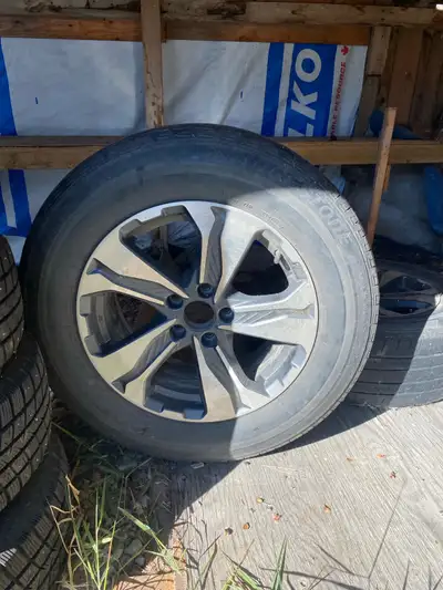 Stock tires and rims off of a 2018 Honda crv Summers well used