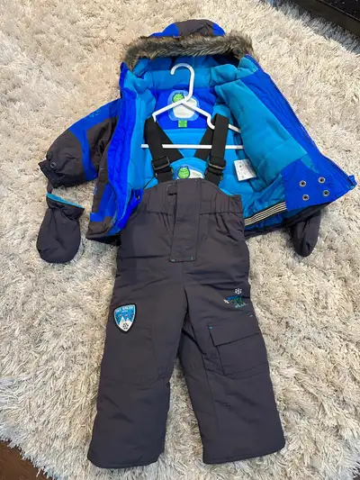 Snowsuit size 12 M, View more