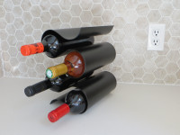 Support moderne pour bouteilles de vin