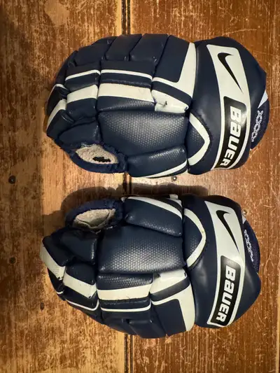 Jr hockey gloves , View more
