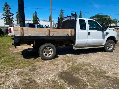 Ford F-350 Super Duty 4X4 Triton 5.4L V8 Transmission Automatic Rear Axle SRW 384000 , KM Color Whit...