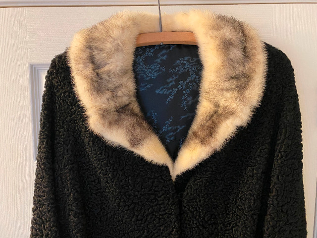 Vintage Persian Lamb Wool BlackWoman’s 3/4 Coat with Mink Collar in Women's - Tops & Outerwear in Hamilton - Image 2