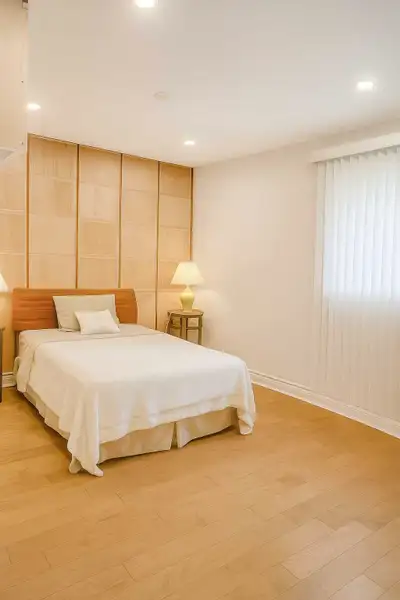 Rooms for Rent – Female Tenants Only – Spacious, Bright & Nicely Furnished – Great Location! Availab...
