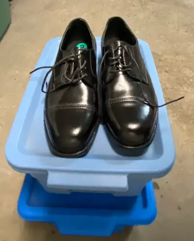 Florsheim Men’s Dress Shoes size 8, View more