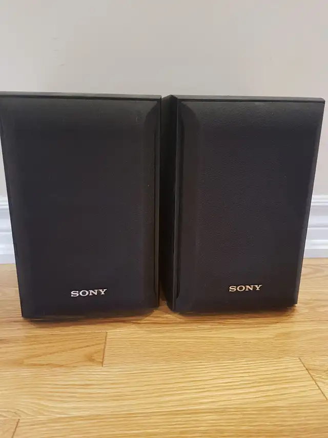 Sony SS-B1000 5-1/4-Inch Bookshelf Speakers (Pair) in Speakers in Mississauga / Peel Region - Image 2