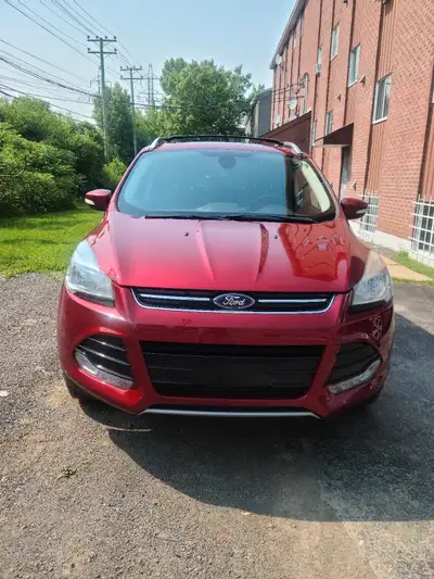 Je vends mon Ford Escape Titanium 2015 , un VUS fiable et performant. Avec 98000 km au compteur, ce...