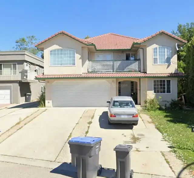 Bright 2 Bedroom Basement Suite - North Glenmore