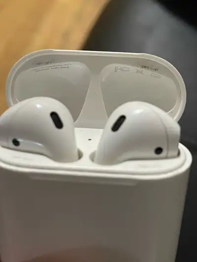 Apple AirPods 1st Gen, View more