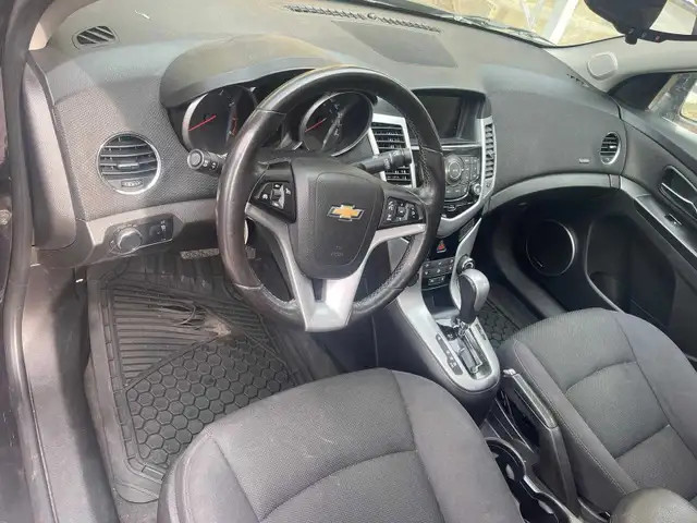 2014 Chevrolet CZT in Cars & Trucks in Markham / York Region - Image 3