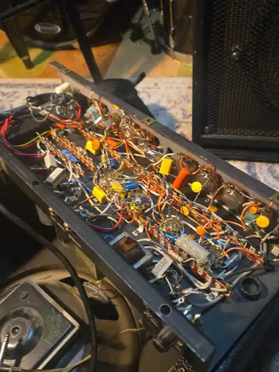 looking for broken guitar amps, View more