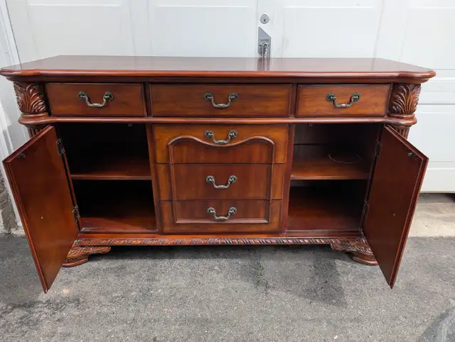 Sideboard Credenza Cabinet Large in Hutches & Display Cabinets in Oakville / Halton Region - Image 5