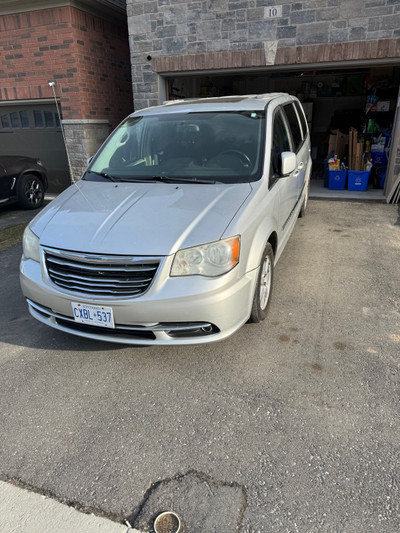 2011 Chrysler Town and Country 