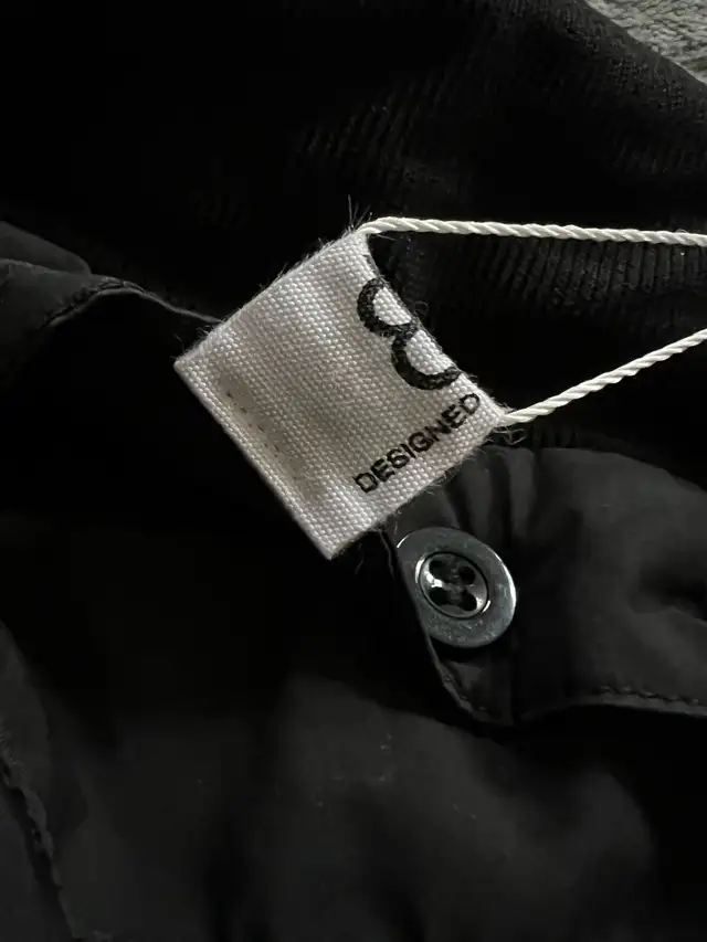 BR Puffer Jacket size M in Women's - Tops & Outerwear in Whitehorse - Image 4